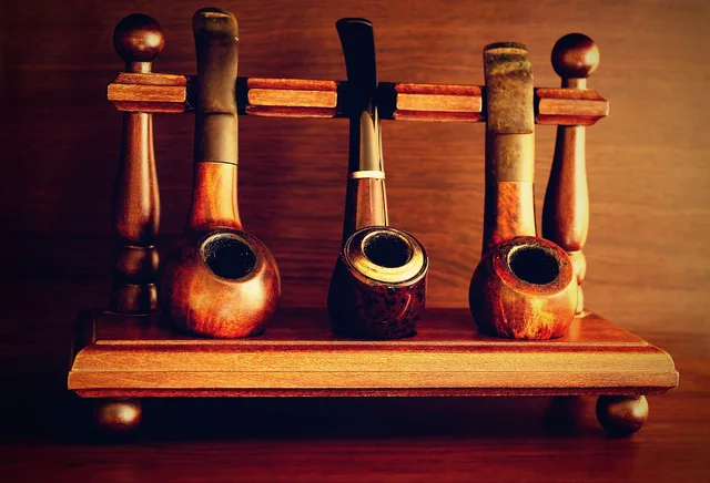 pipes, tobacco, old, smoke, smoking, wooden, addiction, vintage, antique, tobacco, tobacco, tobacco, tobacco, tobacco, smoke, smoke, smoking, addiction, vintage, vintage, antique. Ein kleines Sortiment übersichtlich präsentieren